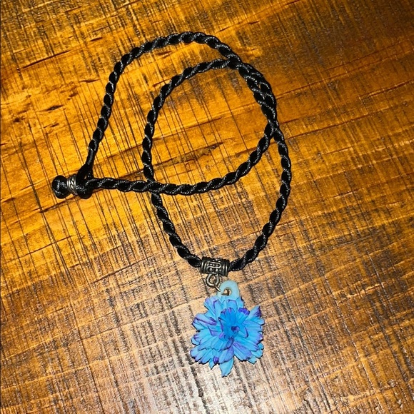 Hand Sculpted Italian 18” Floral Pendant Necklace (One of a Kind) - Picture 4 of 7